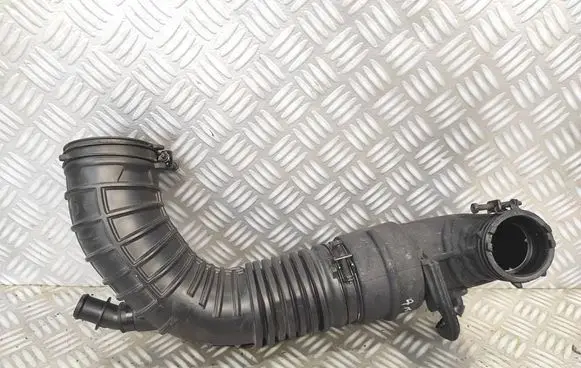 Air intake hose/pipe