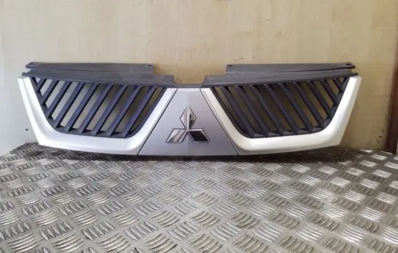 Mitsubishi Outlander Front bumper upper radiator grill 7450A037ZZ 7450A038