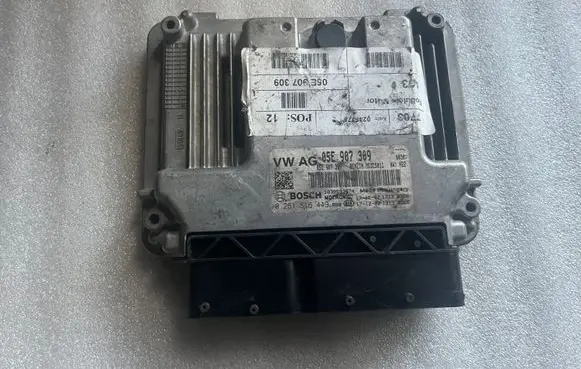 Volkswagen Golf VII Engine control unit/module 05E907309