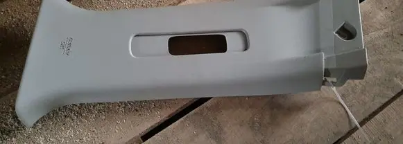 Nissan Leaf I (ZE0) Seat belt trim 769143NAOA
