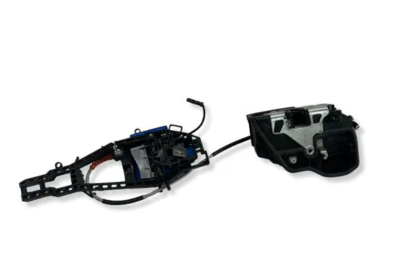 BMW 1 F20 F21 Front door lock 14389710