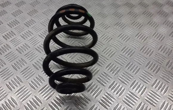 Volkswagen PASSAT B5 Rear coil spring