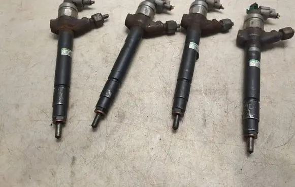 Ford Transit Fuel injectors set 095000-706