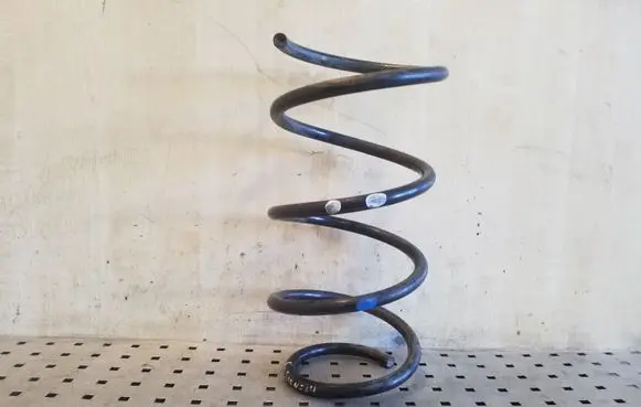 Toyota Avensis T250 Front coil spring