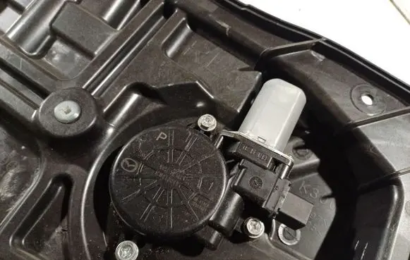 Mazda 6 Rear door window regulator motor