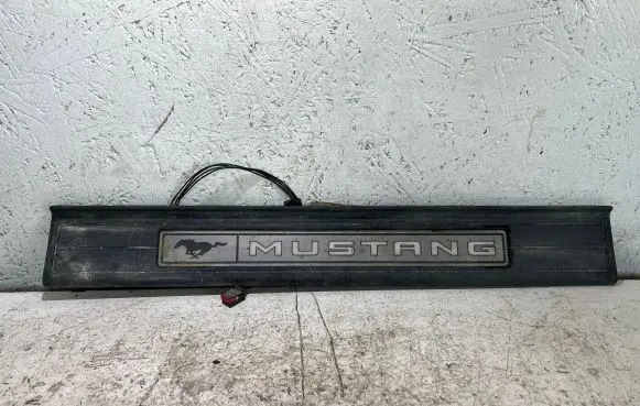 Ford Mustang VI Front sill trim cover FR3J6313222AAW