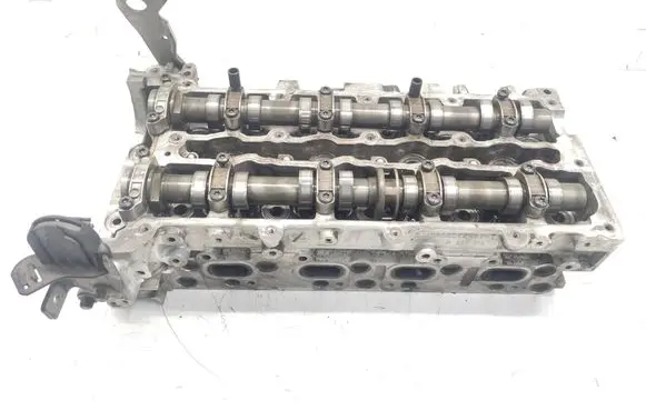 Mercedes-Benz C W204 Engine head R651016 A6510103020 OM651
