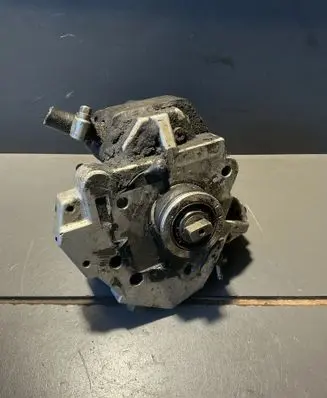 Volvo S80 Fuel injection high pressure pump 8642777 0445010043