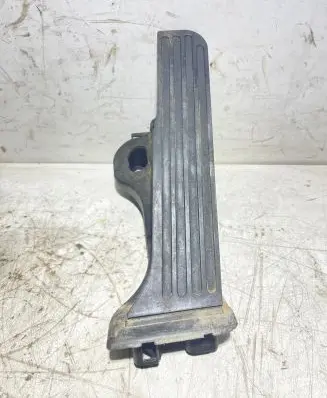 Volkswagen PASSAT B6 Accelerator throttle pedal 1K1721775