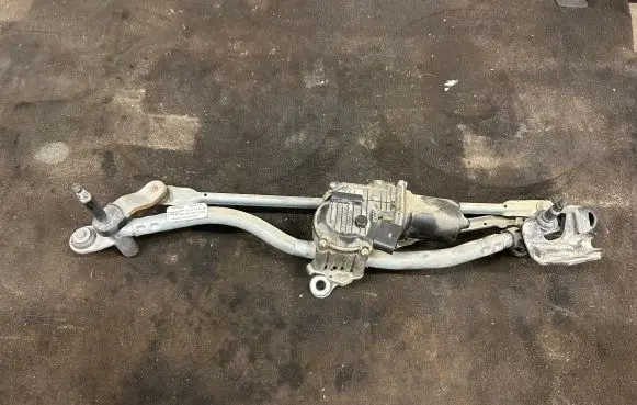 Audi A4 S4 B8 8K Front wiper linkage and motor 8K1955023D