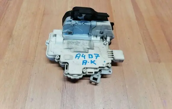 Audi A4 S4 B7 8E 8H Rear door lock 8E0839015AA