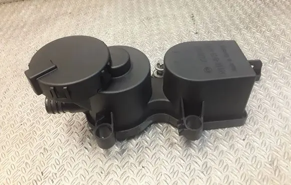 Mercedes-Benz A W169 Oil breather separator A6400101062 6400101062
