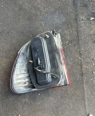 BMW 5 E39 Tail light bulb cover holder 2496339