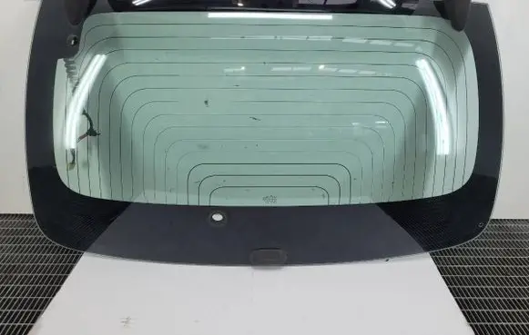 Peugeot 107 Opening tailgate glass 