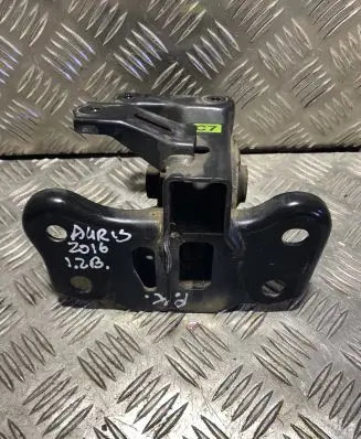 Toyota Auris E180 Engine mount bracket