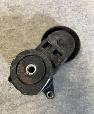 Mitsubishi Grandis Generator/alternator belt tensioner
