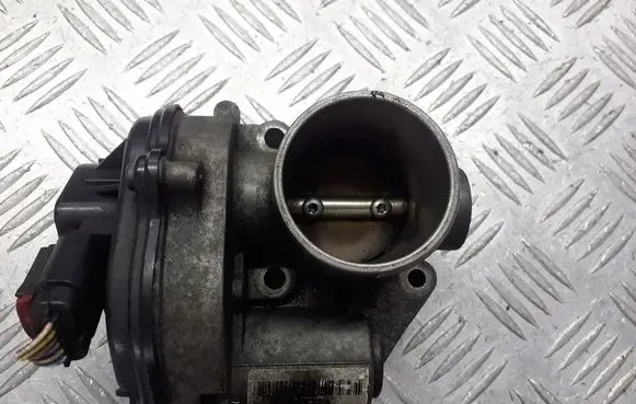 Ford Focus Throttle body valve 2S6U-9E927-D