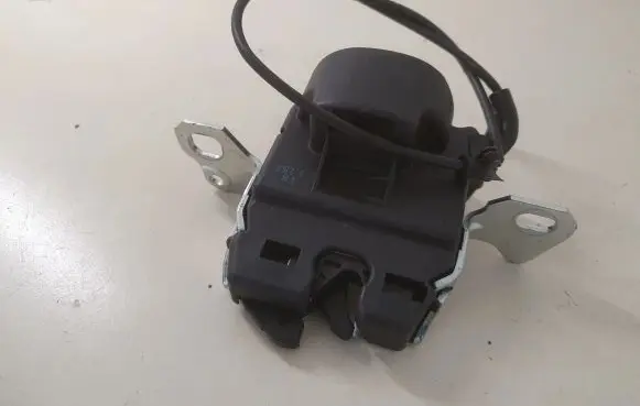 Mercedes-Benz C W205 Seat back rest lock catch A2059200476