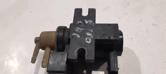 Mercedes-Benz B W245 Turbo solenoid valve A0061536628 08T121 70078202