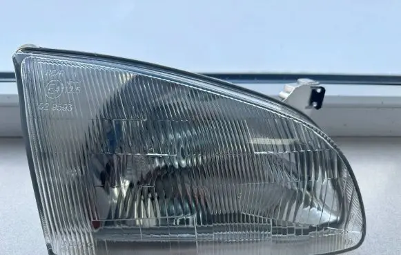 Toyota Starlet (P90) V Front indicator light 8111010820 212-1169R-LD-E 2121169R