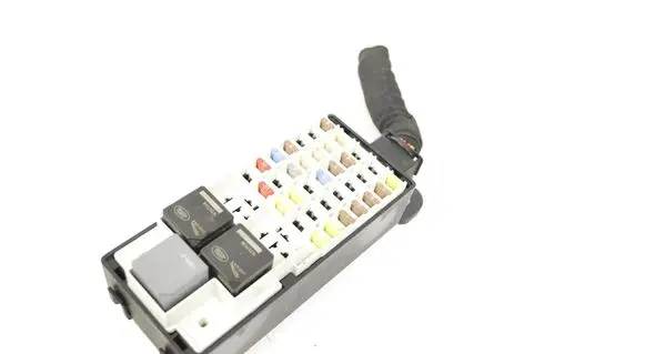 Volkswagen PASSAT B6 Fuse box set 8X73147K131DA