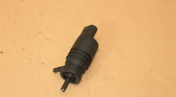 BMW X5 E53 Windscreen/windshield washer pump 8362154