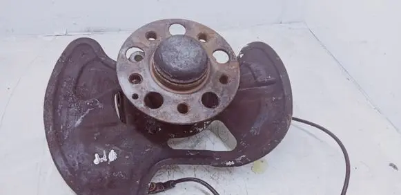 Mercedes-Benz C W204 Front wheel hub spindle knuckle
