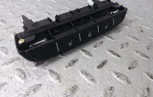 KIA Ceed Seat heating switch 93315J7010