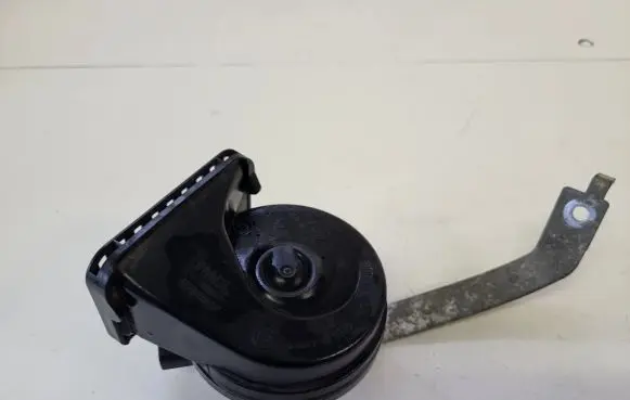 Opel Insignia B Horn signal 39088255