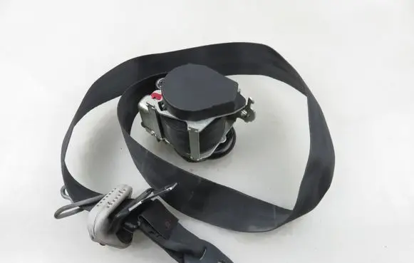 Peugeot 207 Front seatbelt 