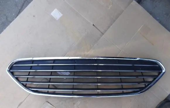 Ford Fiesta Front grill C1BB-17B968-A