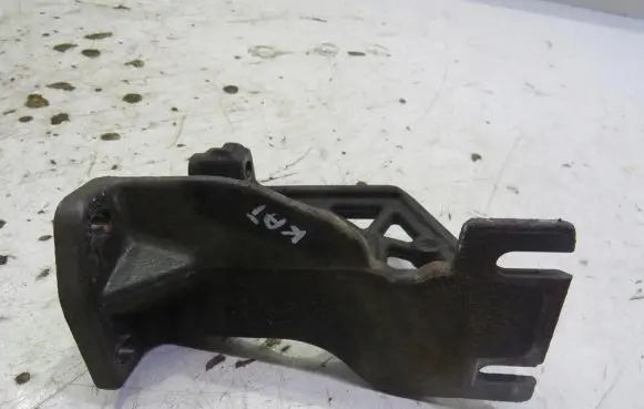 Nissan Qashqai Engine mount bracket
