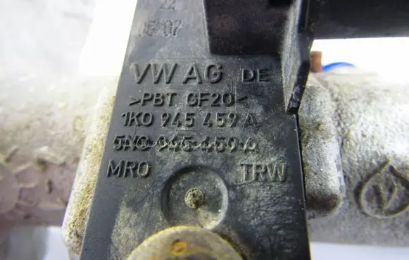 Volkswagen Golf V Master brake cylinder 1K1614019F