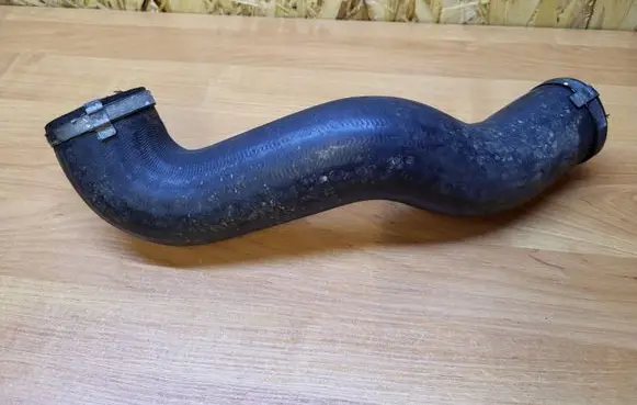 Volvo XC90 Intercooler hose/pipe 31261366