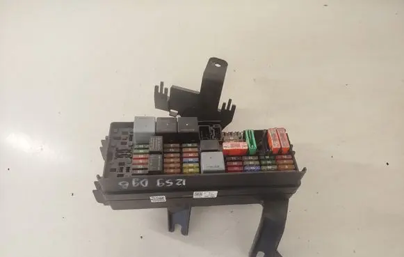 Mercedes-Benz R W251 Fuse module A1645400272