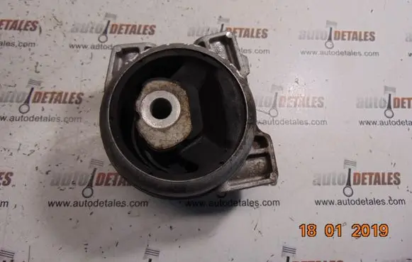 Mercedes-Benz B W245 Engine mount bracket A1692400618