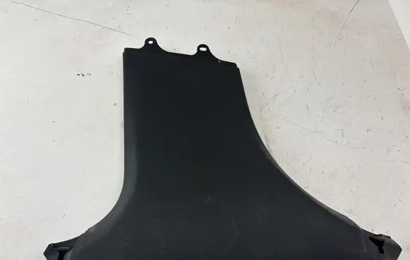 Mercedes-Benz C W205 (B) pillar trim (bottom) 18321224