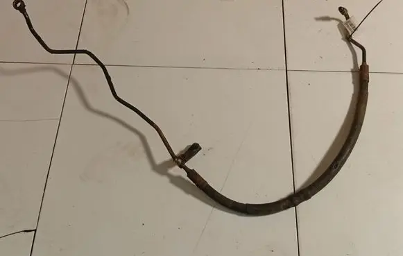 Volkswagen PASSAT B4 Power steering hose/pipe/line 