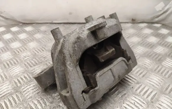 Volkswagen PASSAT B7 Engine mount bracket 1K0199262CN