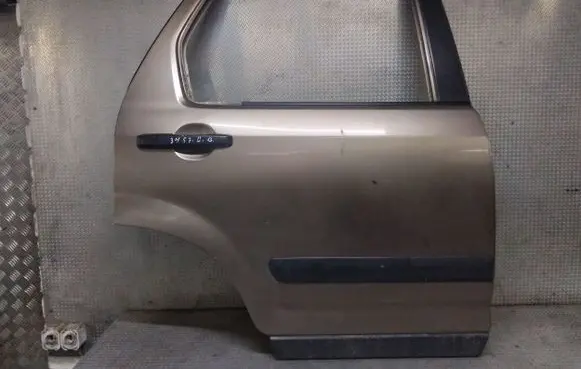 Honda CR-V Rear door
