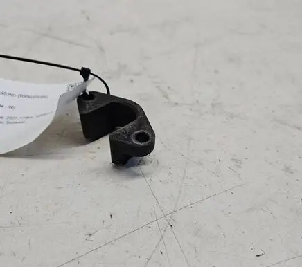 BMW 5 E60 E61 Fuel Injector clamp holder 