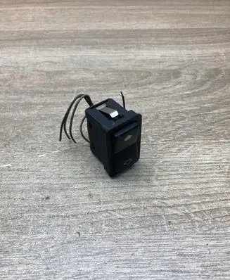 BMW 5 E39 Electric window control switch 8368974