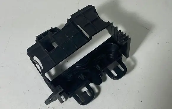 Volkswagen Golf VII Other engine bay part 5QE971739