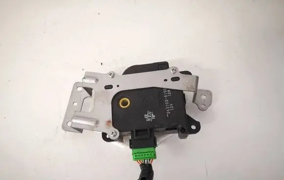 Honda CR-V Air flap motor/actuator 0637008150