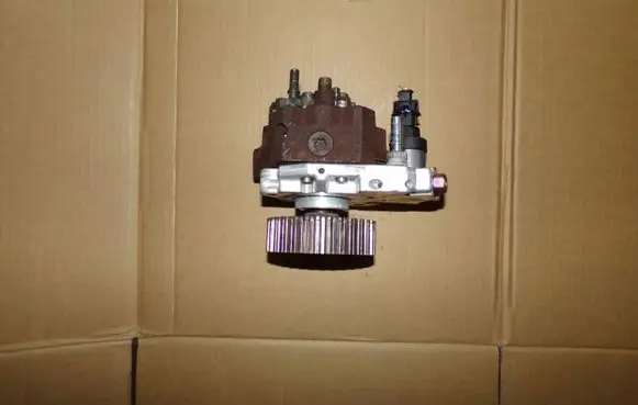 Ford Focus C-MAX Fuel injection high pressure pump 0445110089
