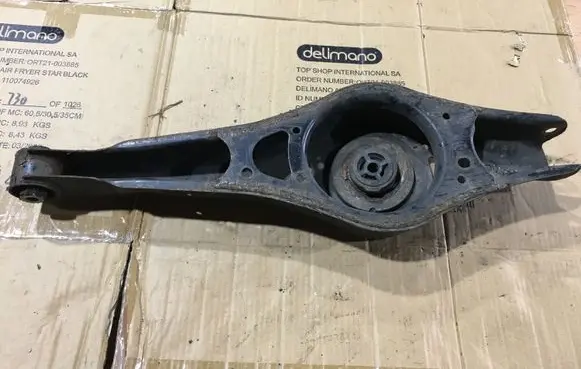 Volkswagen PASSAT B6 Rear upper control arm/wishbone 1K0505371
