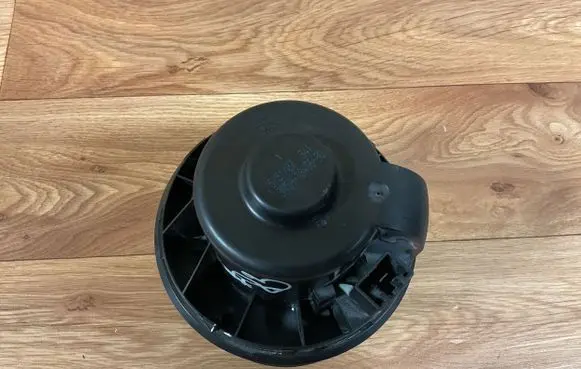 Ford Focus Heater fan/blower 3M5H18456AD