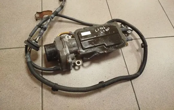 Lexus LS 460 - 600H Hand brake control module 4631050011