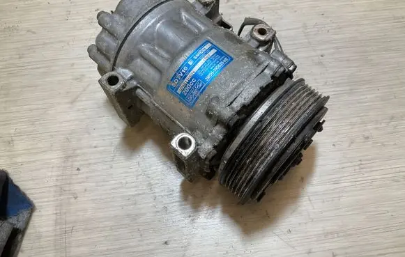 Volvo S40 Air conditioning (A/C) compressor (pump) 3M5H19D629HE