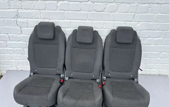 Peugeot 5008 Second row seats 